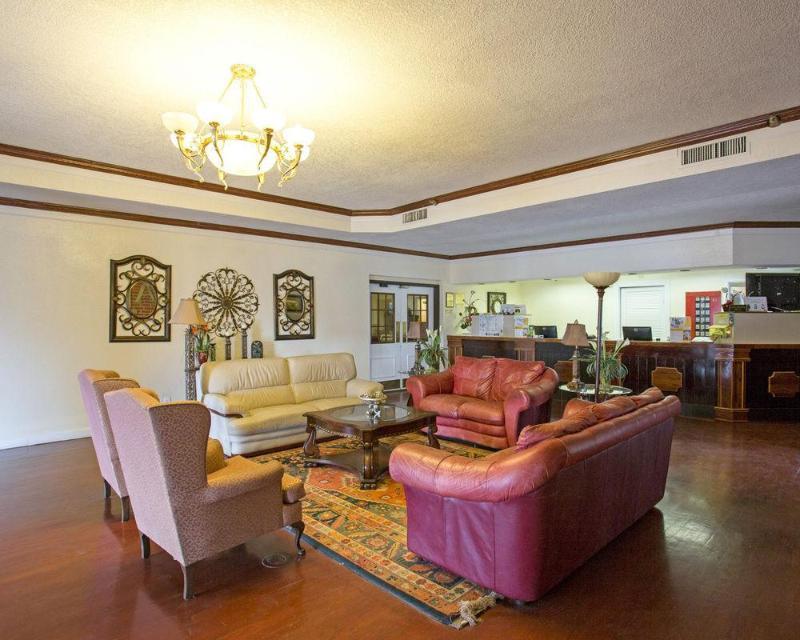 Days Inn By Wyndham College Station University Drive Bagian luar foto
